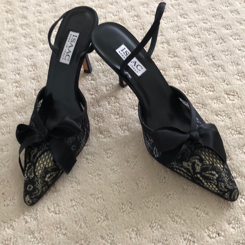 NWT ISAAC Mizrahi satin & lace sling back pump